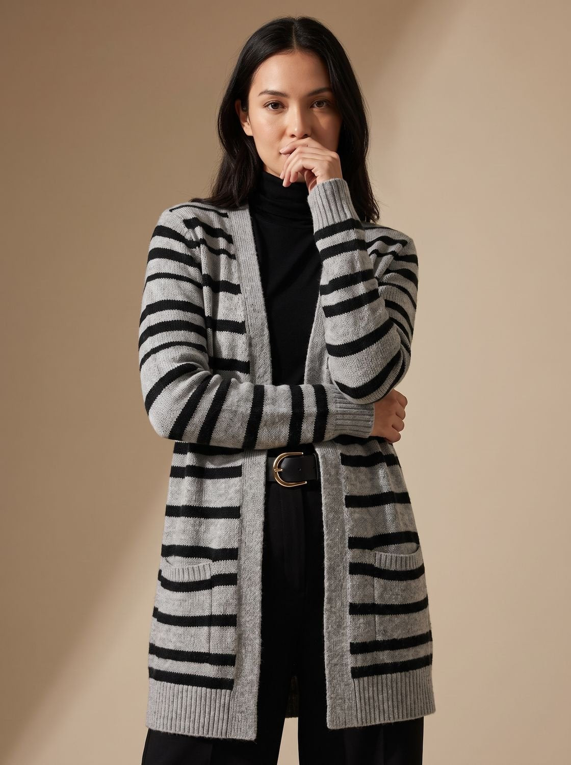Dames oversized strikket cardigan med striber, lang model og åben front
