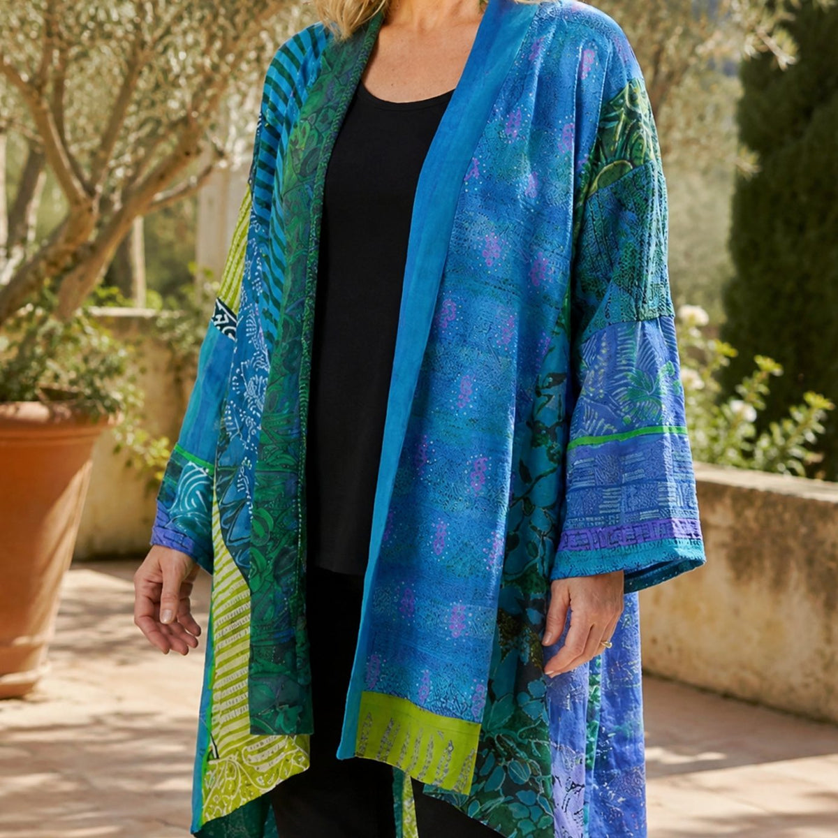 Γυναικεία μακριά ζακέτα με patchwork, ανοιχτή μπροστά και με φαρδιά μανίκια
