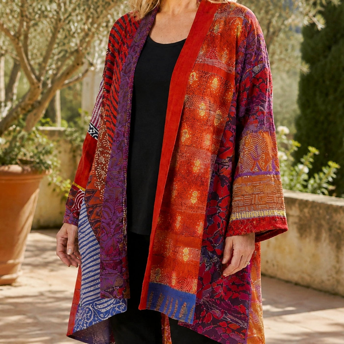 Γυναικεία μακριά ζακέτα με patchwork, ανοιχτή μπροστά και με φαρδιά μανίκια