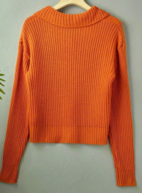 Strikket sweater til kvinder i afslappet pasform med ribstruktur og fold-over-krave