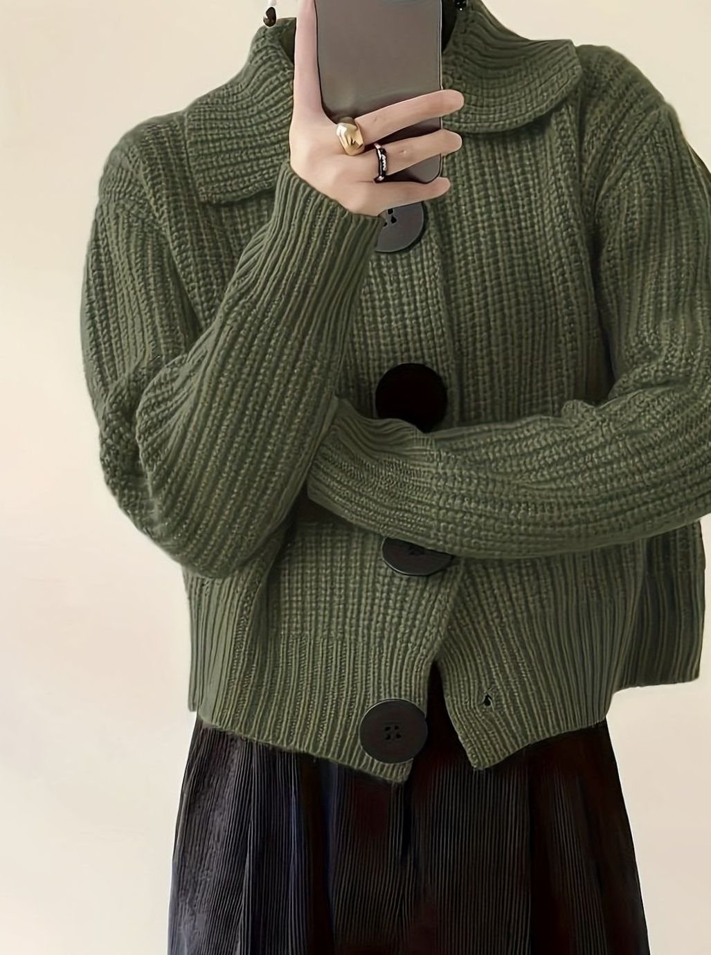 Strikket sweater til kvinder i afslappet pasform med ribstruktur og fold-over-krave
